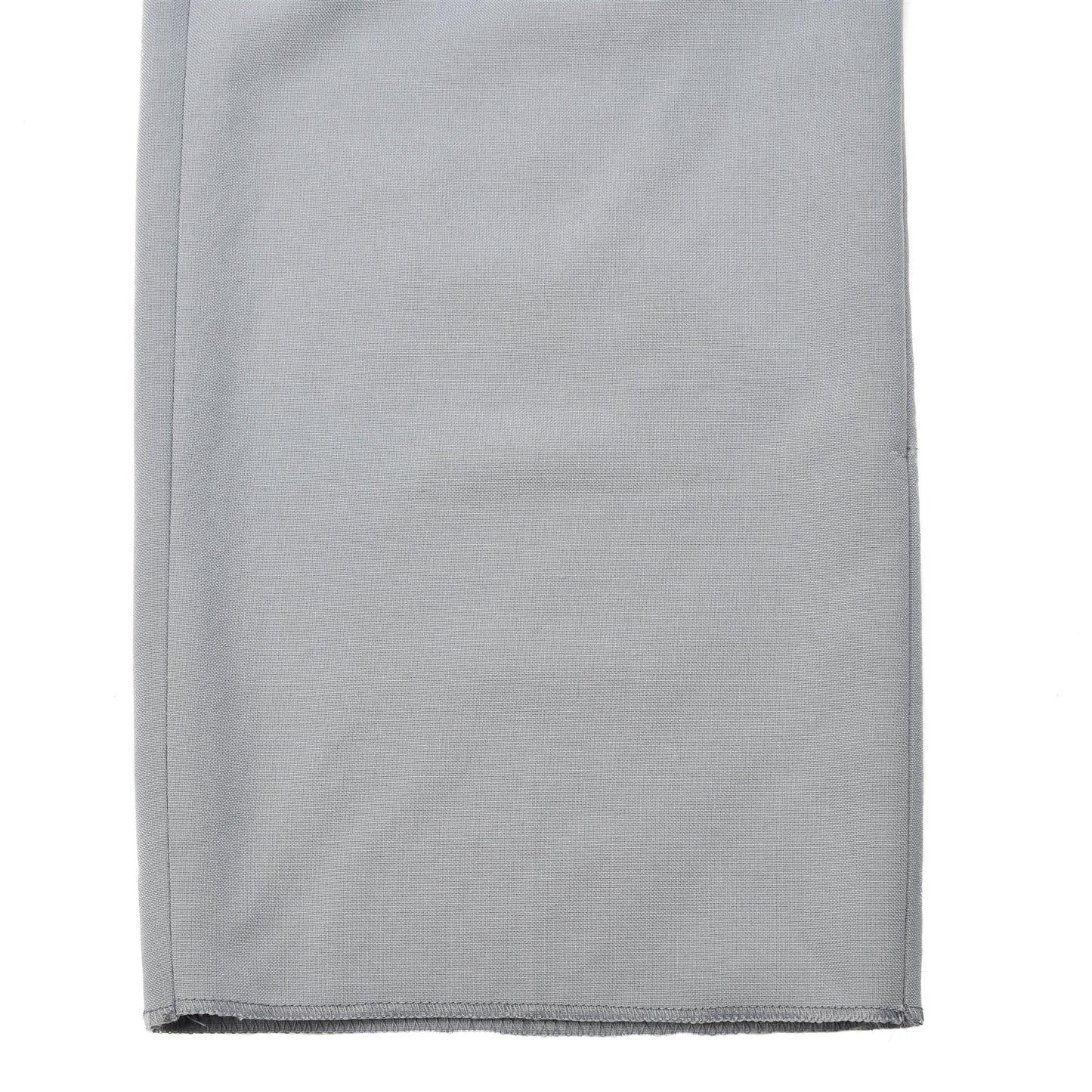 Prancūzijos kariuomenės proginės kelnės pilkos spalvos, užbaigtos neatlenkta apačia ilgiui reguliuoti.