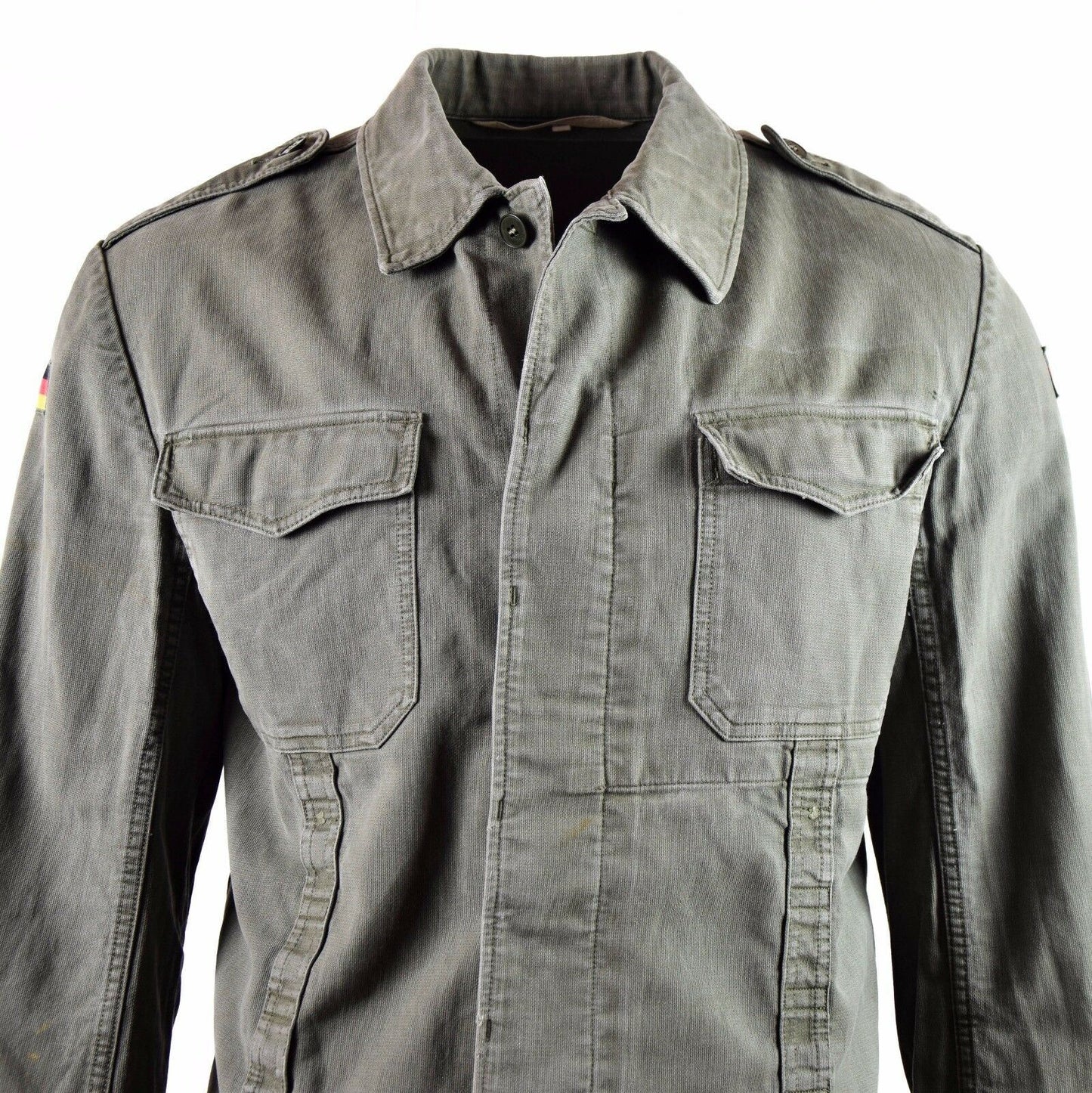 Original German army Moleskin jacket alyvuogių spalvos, su krūtinės kišenėmis ir Vokietijos vėliava rankovėje.