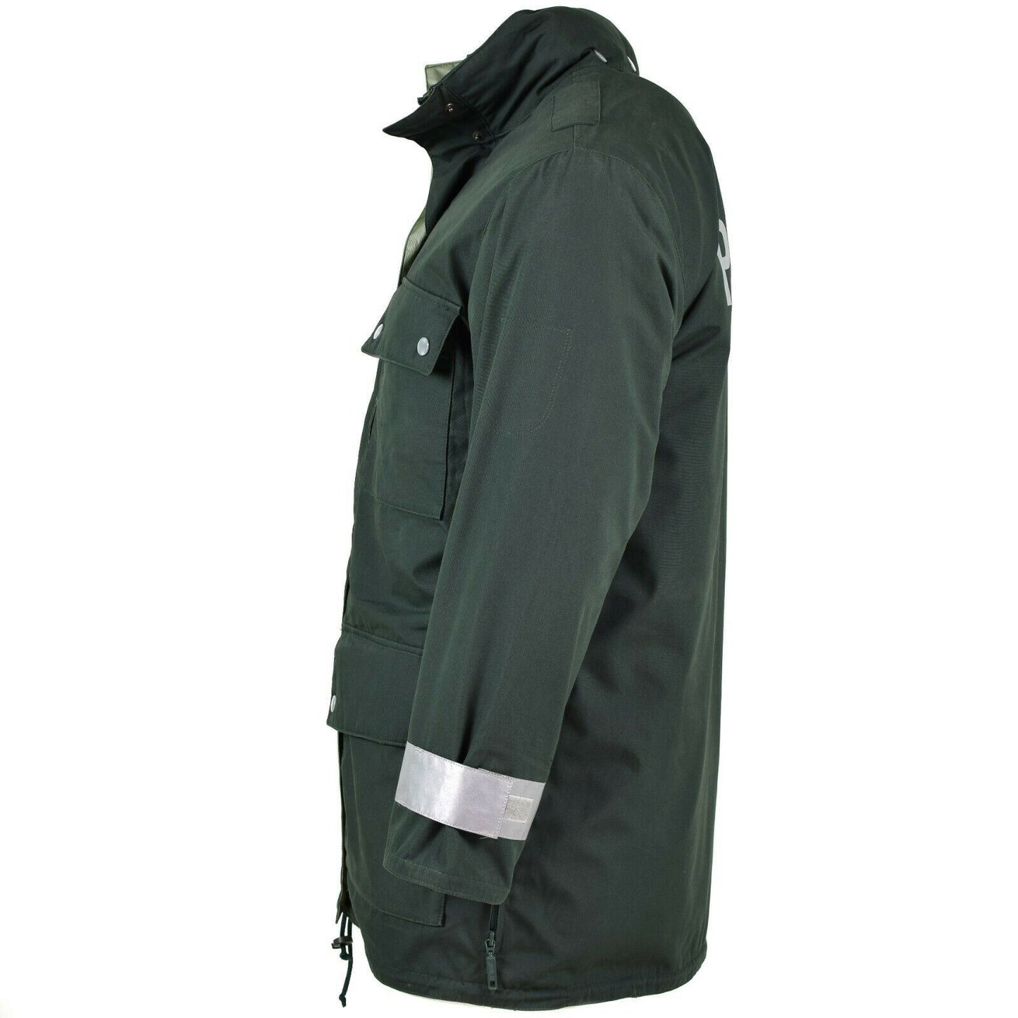 Vokietijos policijos vandeniui atspari striukė žalios spalvos, pagaminta iš tvirto „GoreTex“ audinio.