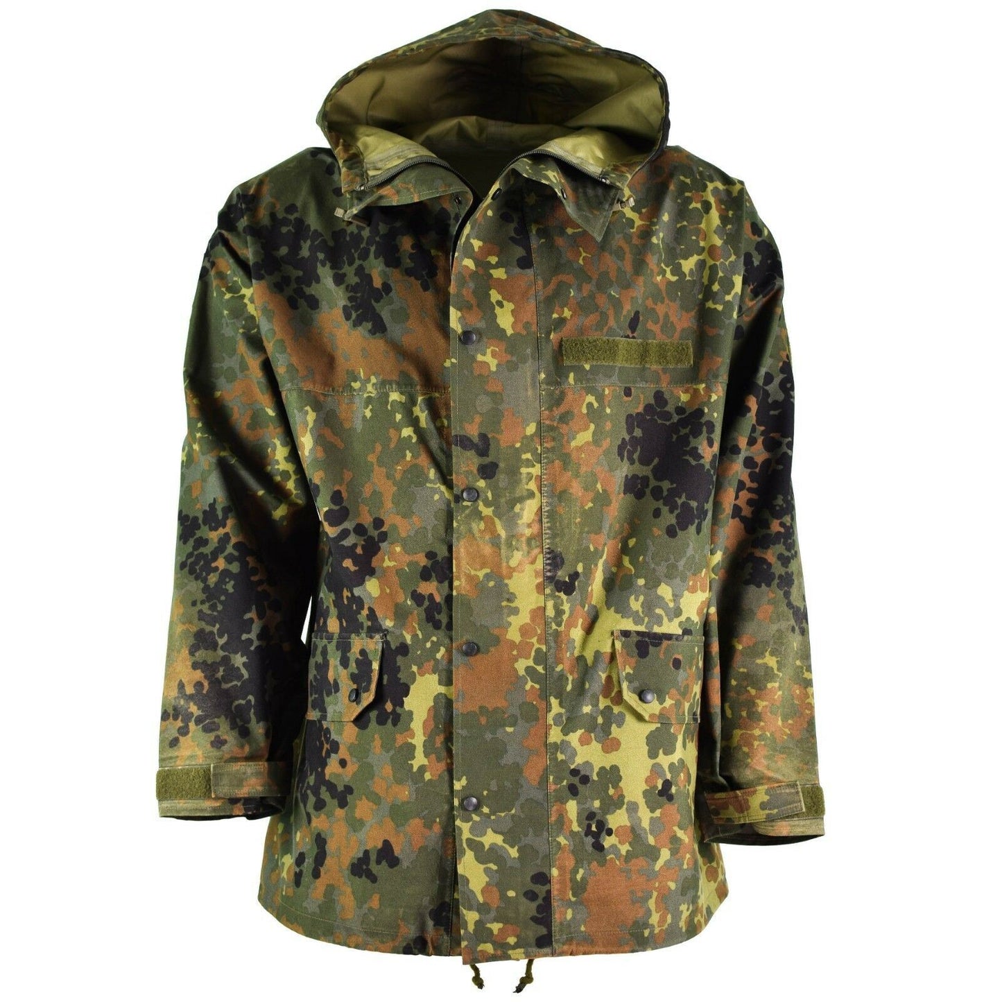 Vokietijos kariuomenės neperšlampama GoreTex striukė Flecktarn marginimo, skirta apsaugai nuo lietaus ir vėjo.