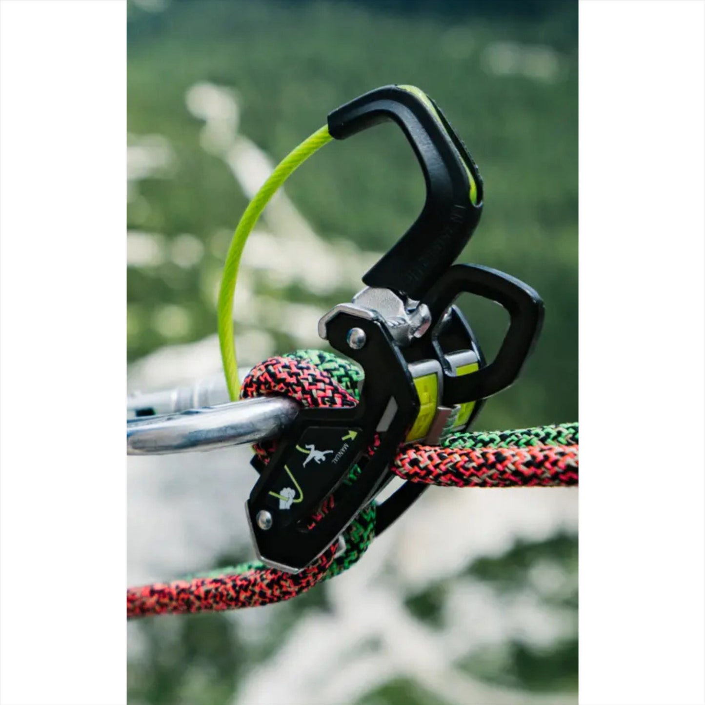 Edelrid GIGA JUL 2in1 saugos įtaisas tinka 8.5–10.5 mm virvėms, universalus ir patikimas laipiojimo įrankis.