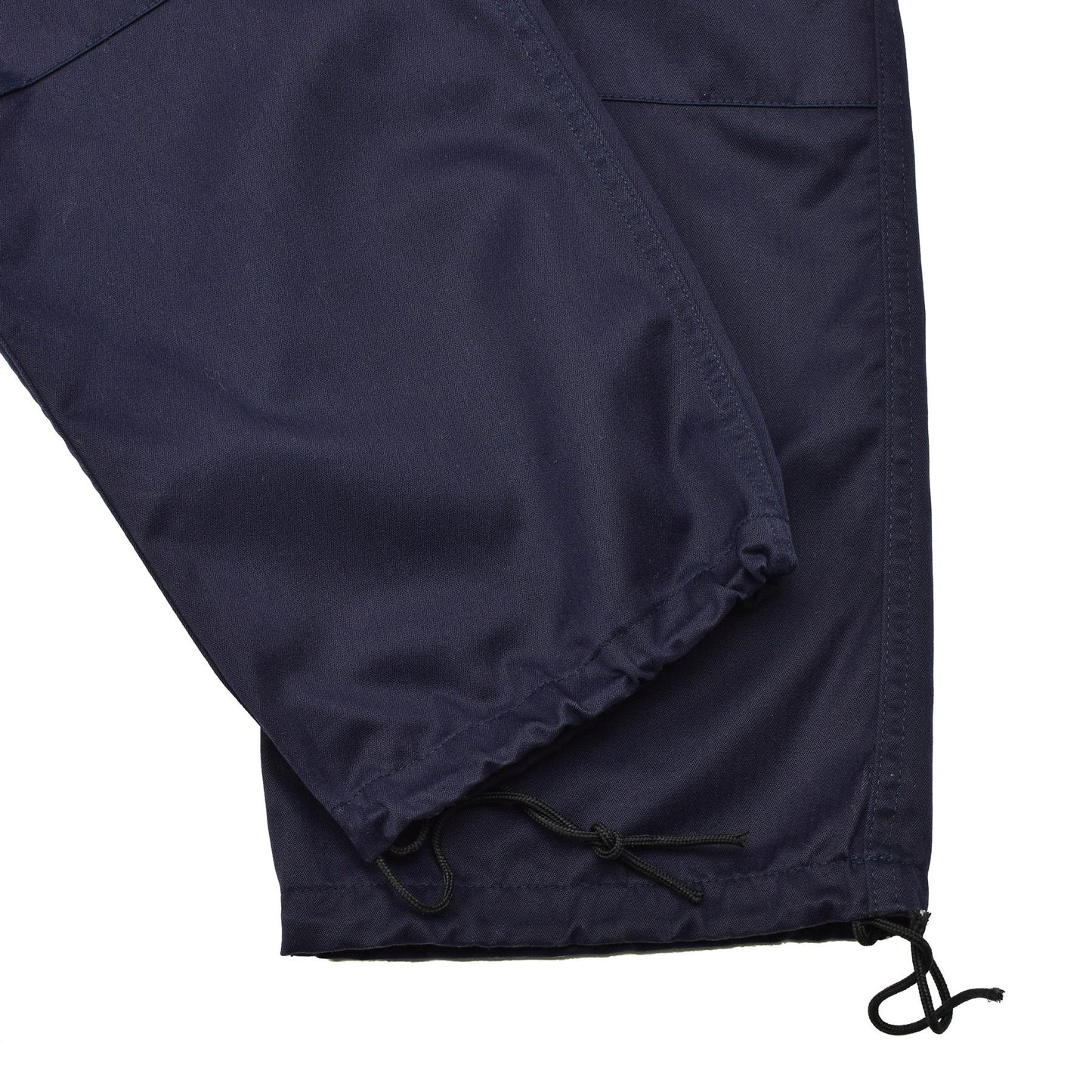 Prancūzijos karo policijos kelnės F1 su reguliuojamu diržu, tvirtos ir patogios aktyviam naudojimui.