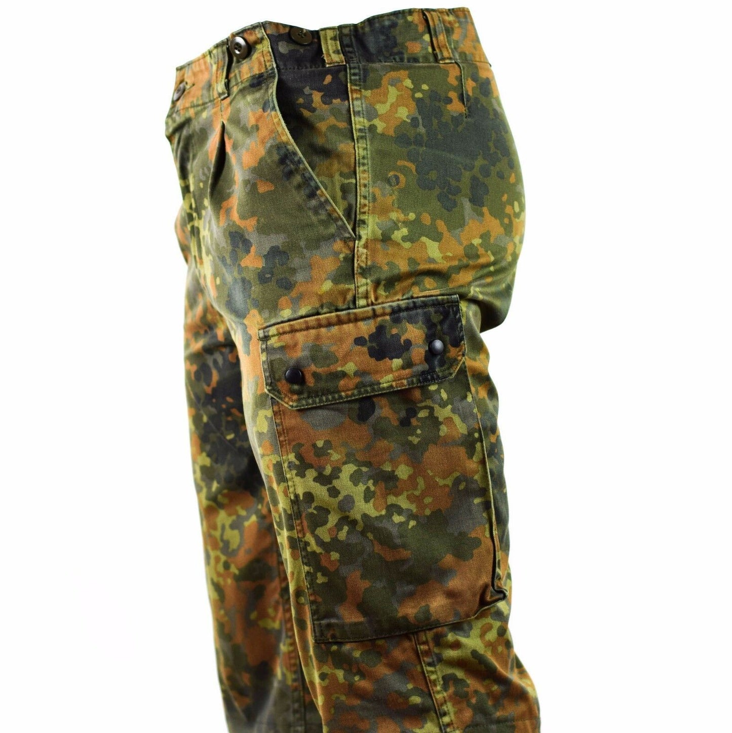 Vokietijos kariuomenės lauko uniformos šortai Flecktarn marginimas, tvirti ir patvarūs koviniai šortai.