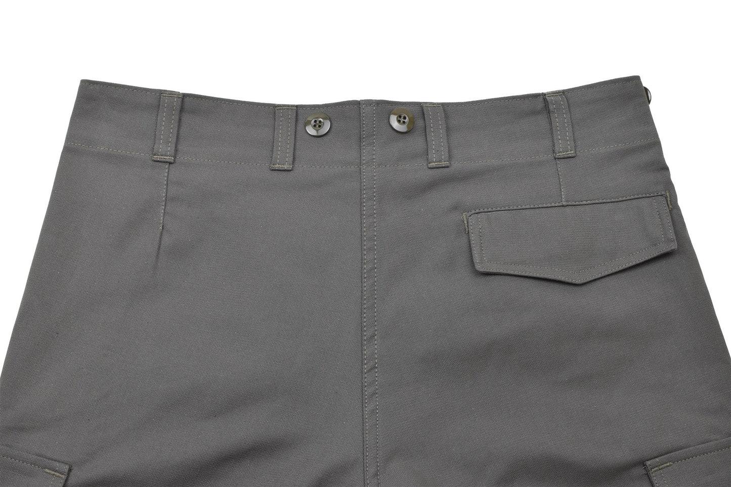 Leo Kohler lauko kovinės kelnės cargo stiliaus pilkos su kišene ir plataus diržo kilpomis.