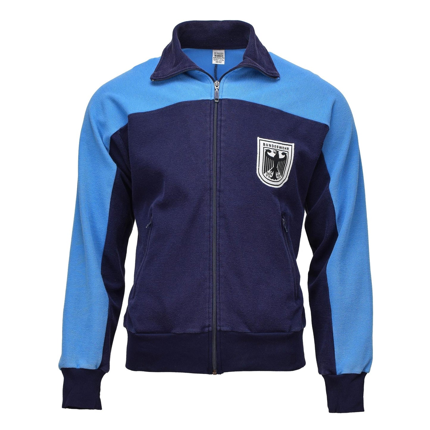 Vokietijos kariuomenės retro stiliaus sportinis švarkas mėlynos spalvos su Bundesvero emblema ant krūtinės.