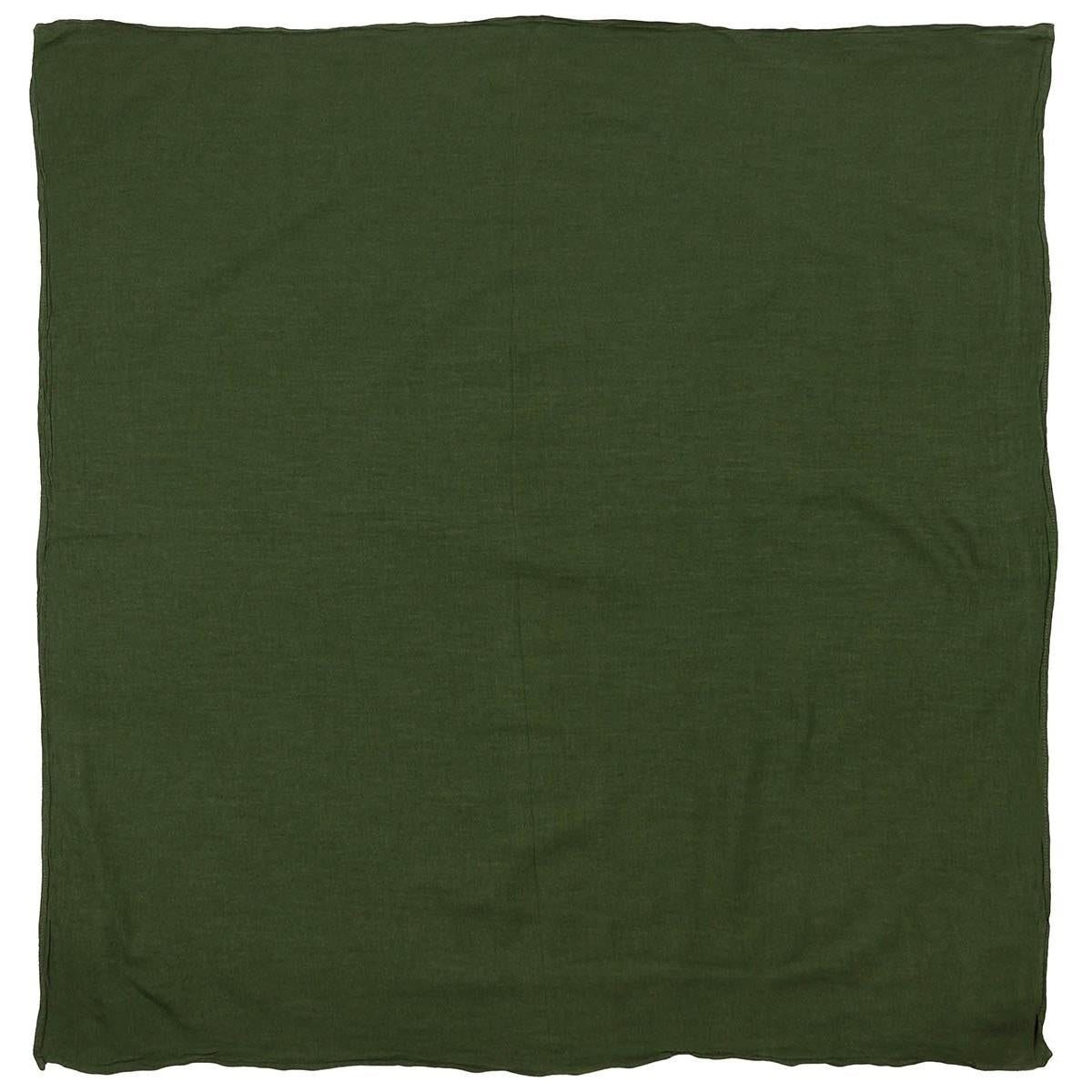 Švedijos kariuomenės žalia bandana skarelė išskleista, kvadratinė forma, 80x80 cm