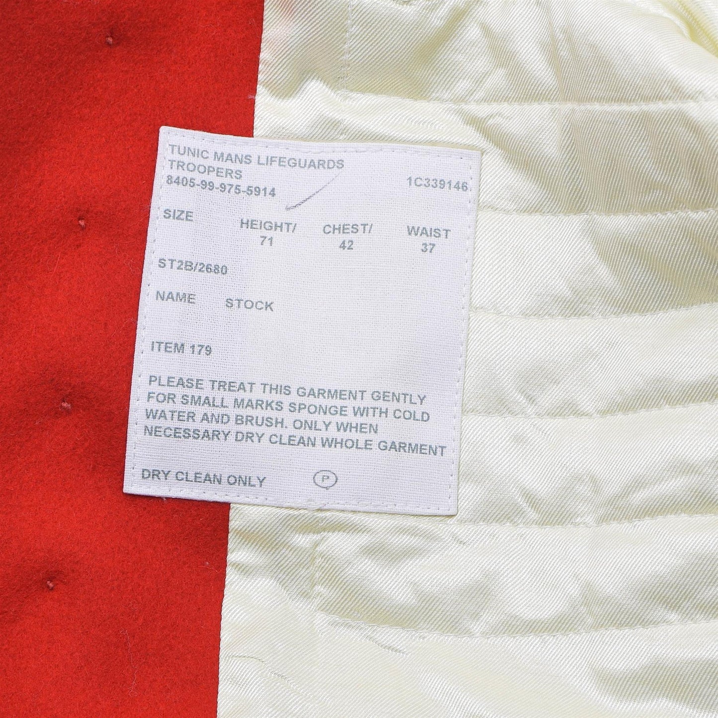 The parade jacket of the United Kingdom army is red in color