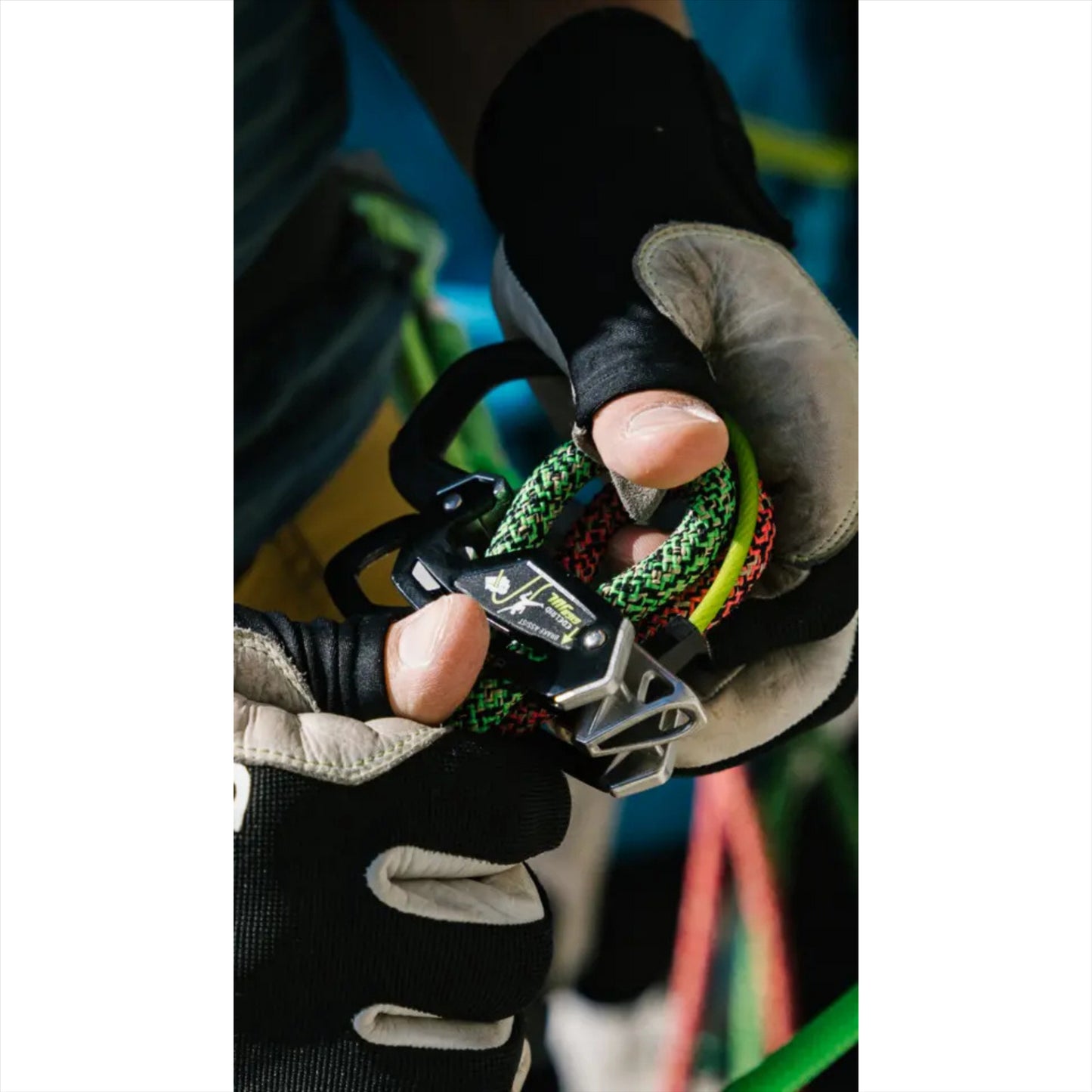 Edelrid GIGA JUL 2in1 saugos įtaisas tinka 8.5–10.5 mm virvėms, naudojamas laipiojimo saugumui užtikrinti.