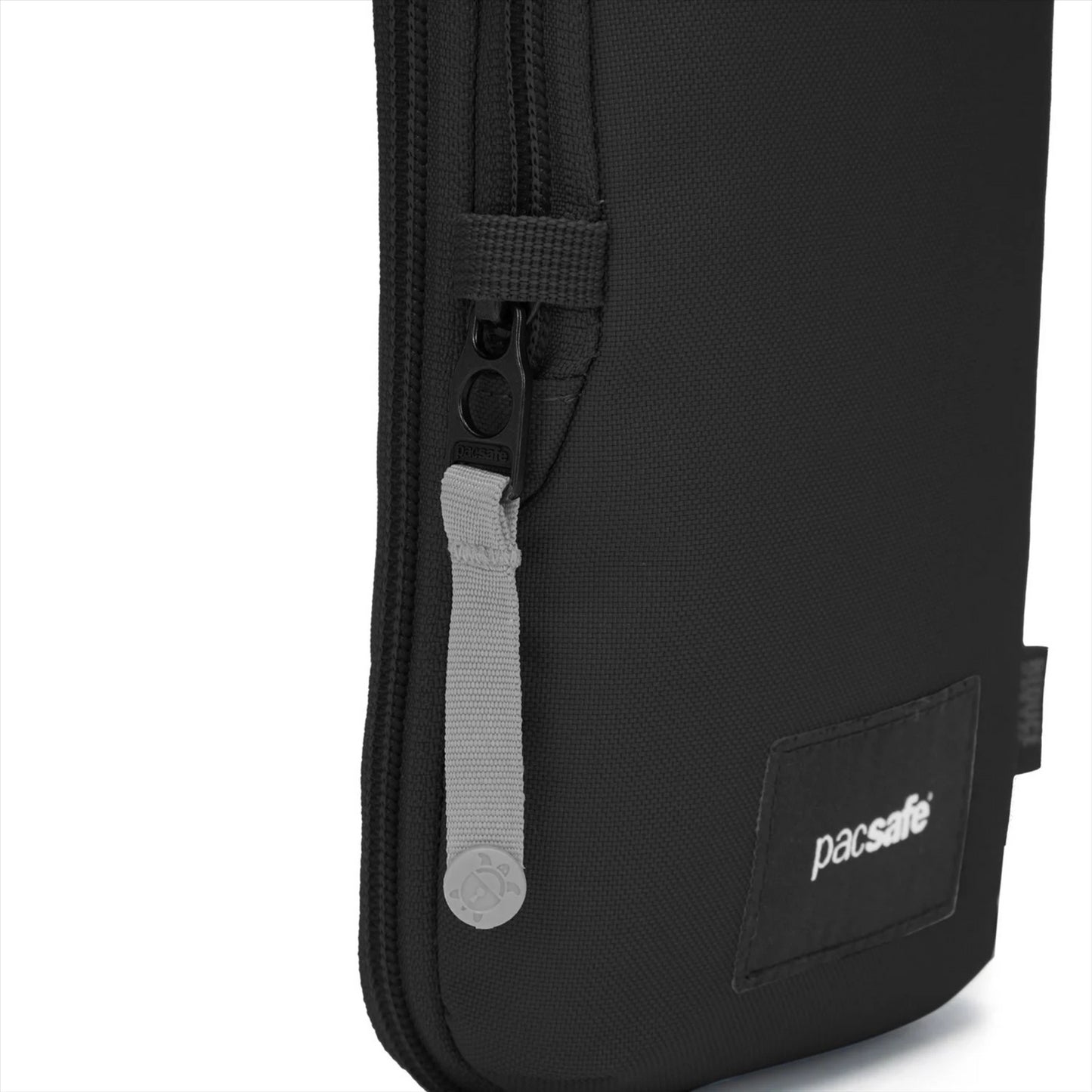 Pacsafe GO Tech krepšys per petį su RFID apsauga, juodos spalvos, atsparus vandeniui ir saugus naudoti.