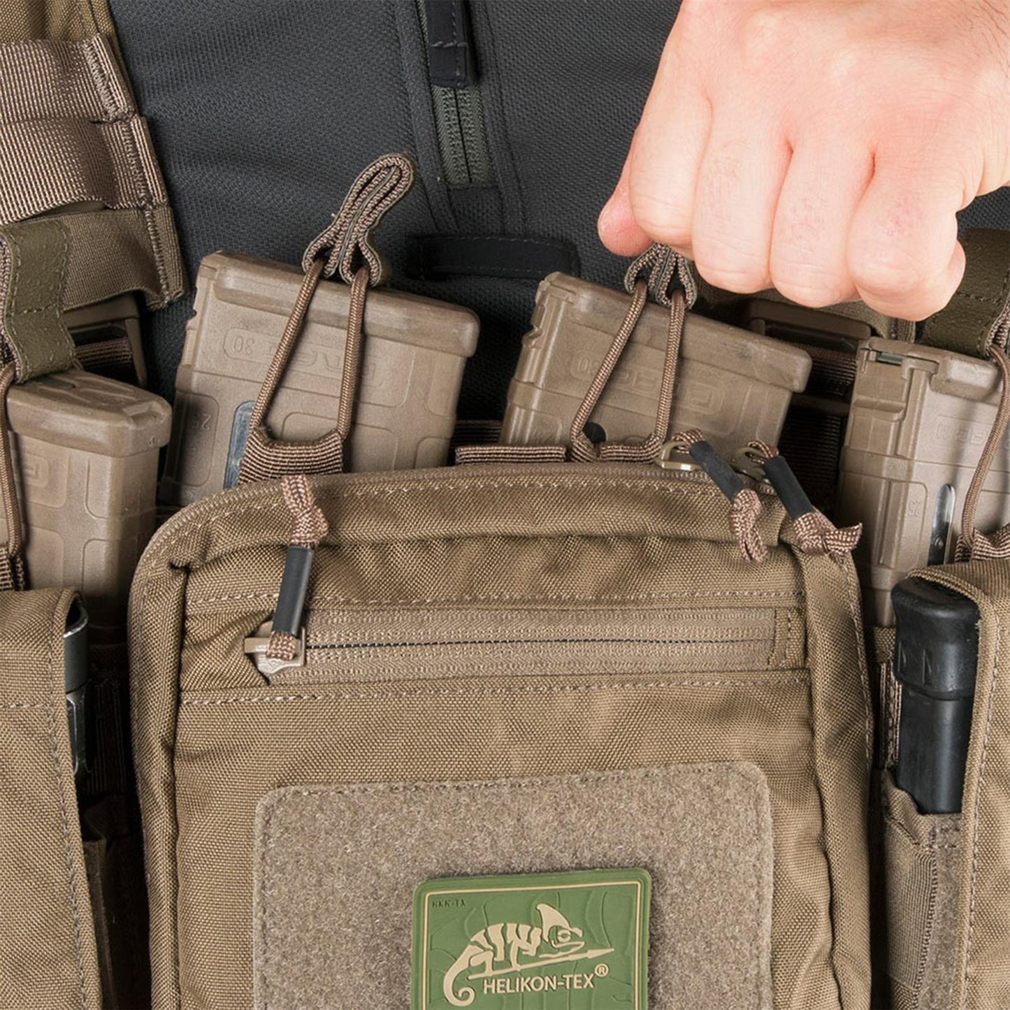 Helikon-Tex Chest Rig treniruočių taktinė liemenė Multicam marginimo su reguliuojamais dirželiais ir MOLLE sistema.