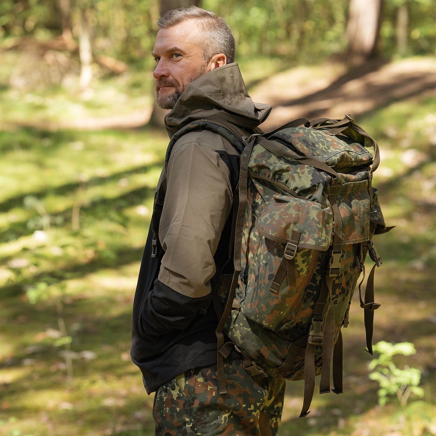 Vokietijos kariuomenės taktinė kuprinė 65L Flecktarn marginimo