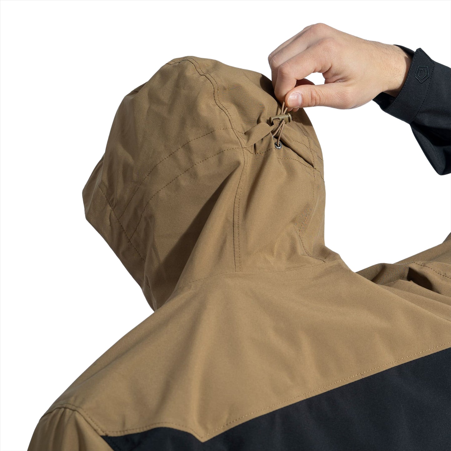 PENTAGON Monlite WP lengva neperšlampama Softshell striukė su reguliuojamu gobtuvu ir patvariais užtrauktukais.