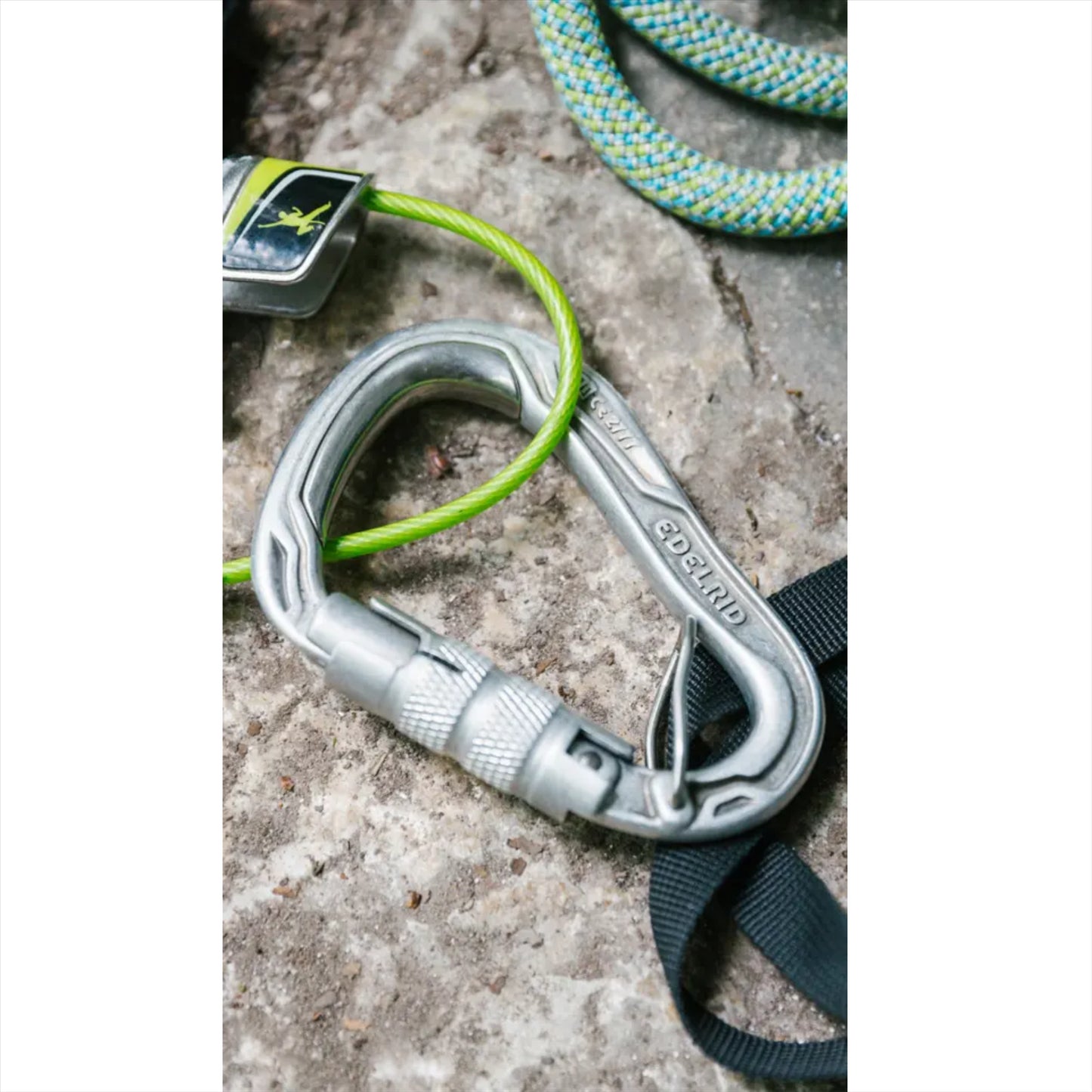 Edelrid HMS Bulletproof Triple FG Eco karabinas ant uolos su saugos virve, skirtas alpinizmui ir nusileidimui.