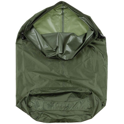 The British army waterproof bag has a capacity of 22 liters