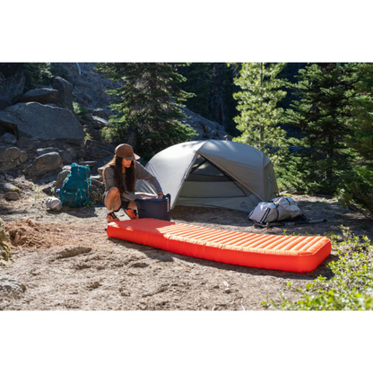 Therm-a-Rest NeoLoft RW pripučiamas izoliuotas kilimėlis 185 x 66 cm Ember
