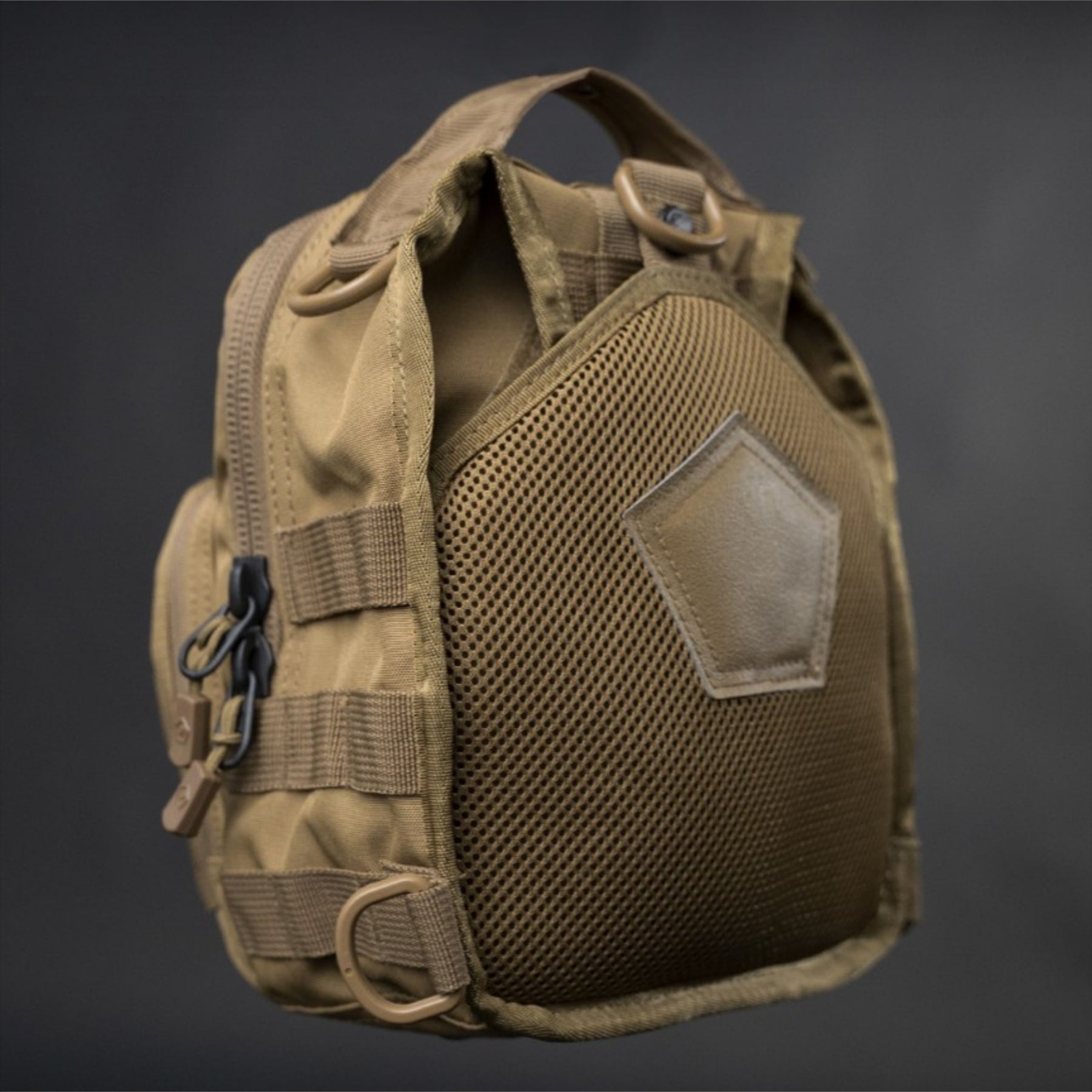 PENTAGON UCB 2.0 Chest krepšys 7L su MOLLE sistema, tvirtas taktinio stiliaus krūtinės krepšys, pagamintas iš 500D nailono.