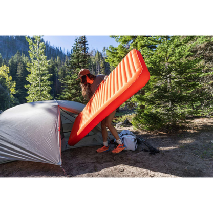 Therm-a-Rest NeoLoft RW pripučiamas izoliuotas kilimėlis 185 x 66 cm Ember
