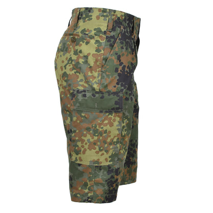 Leo Kohler knee length shorts in Flecktarn print