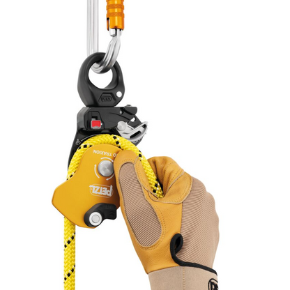 PETZL PRO TRAXION alpinizmo skriemulys su fiksatoriumi geltonas