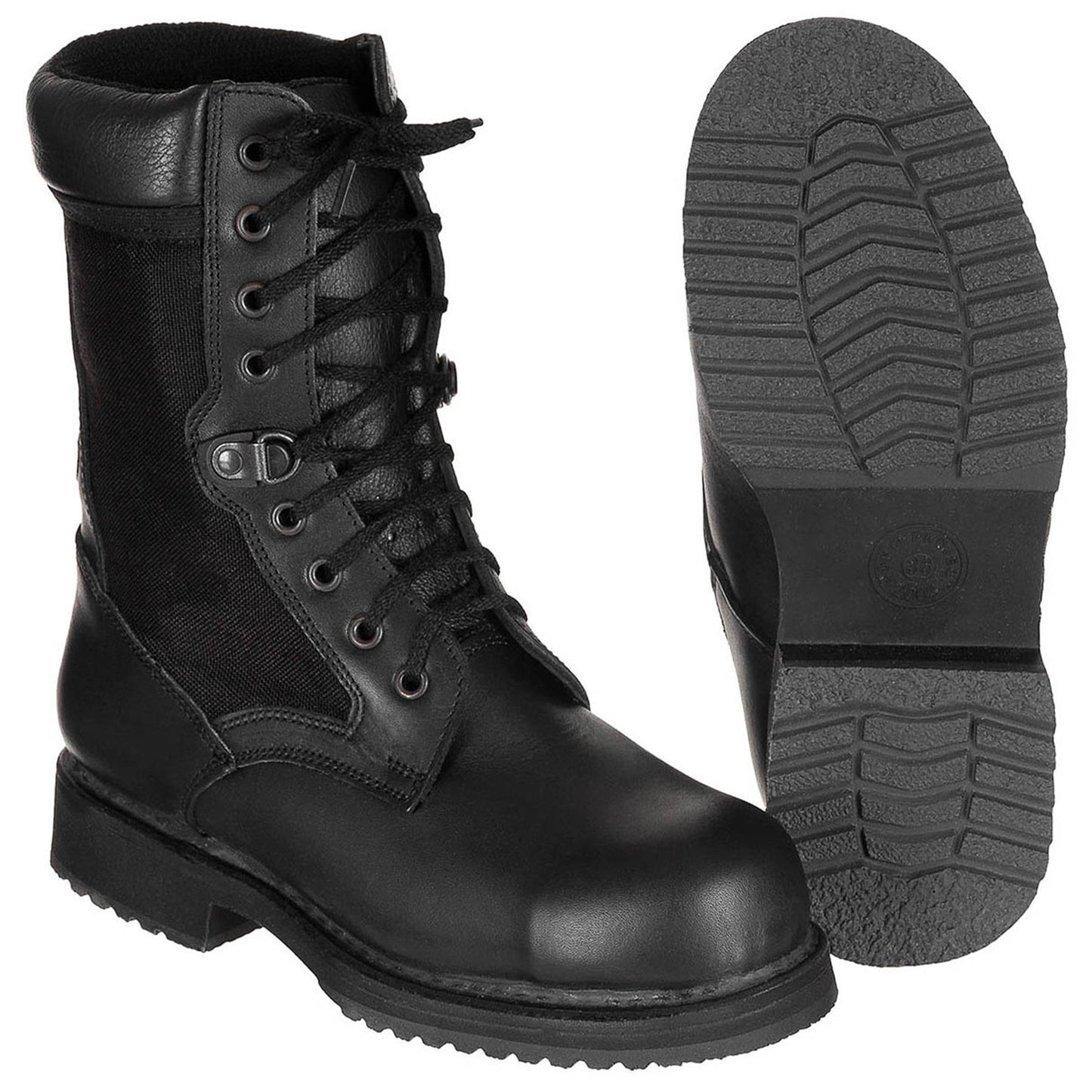 Italian army combat boots for the winter season are black