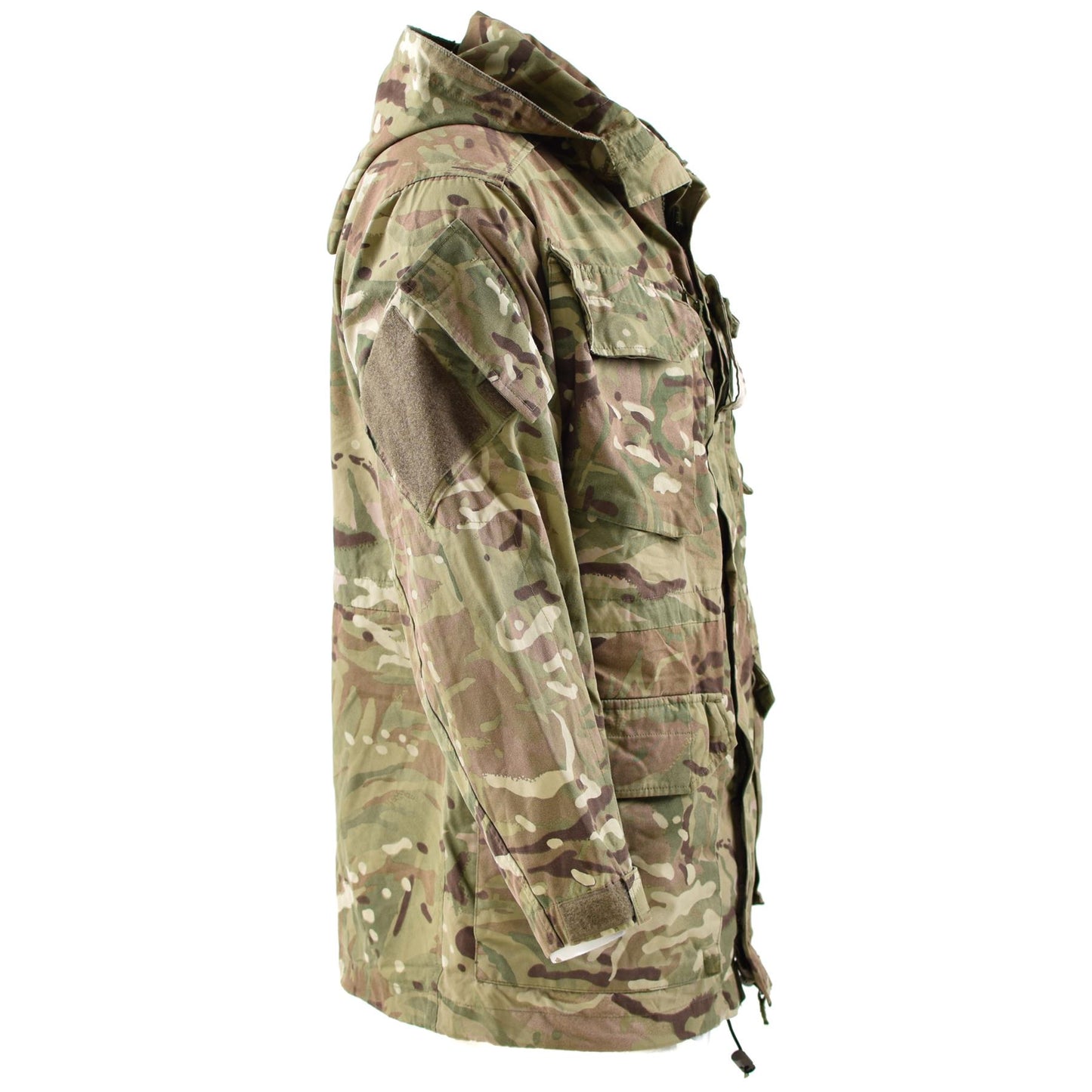 Britanijos kariuomenės MTP Smock lauko striukė su gobtuvu, reguliuojama, su kišenėmis ir Velcro lipdukais.