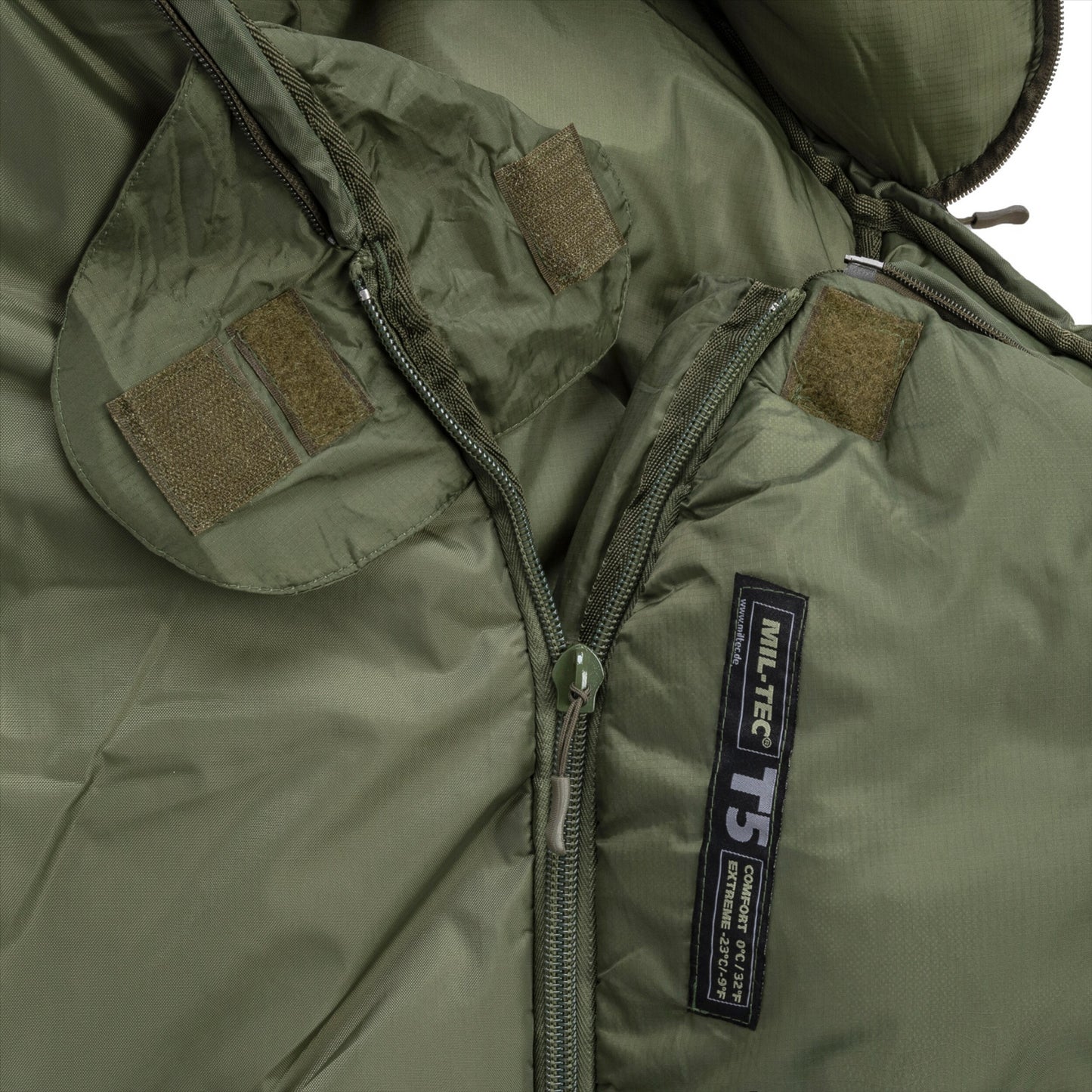 MIL-TEC TACTICAL 5 miegmaišis su Thermolite užpildu ir Teflon danga, artimas vaizdas į užtrauktuką ir vidinę kišenę.